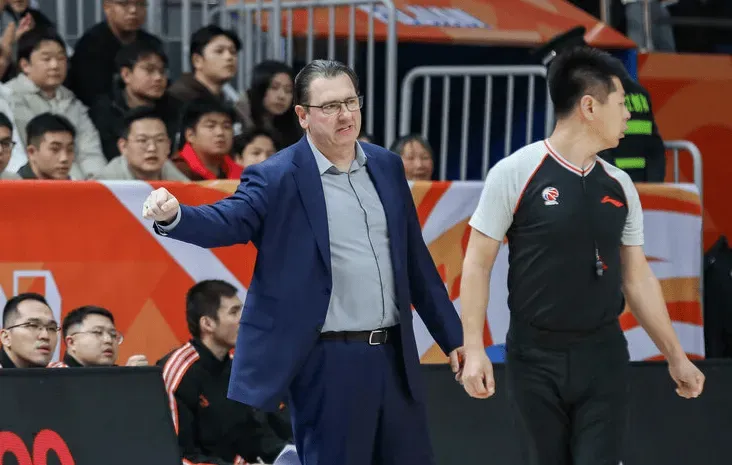 开云体育下载-凯撒：上半场我们一度追到10分以内，但确实是实力有差距